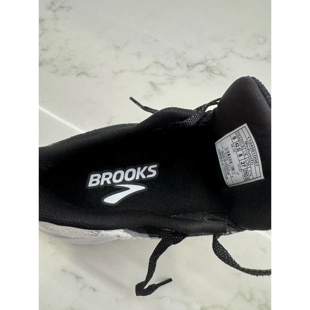 Brooks Launch 11 Running Shoes Mens Size 9D 9 D Black White Sneakers Athletic